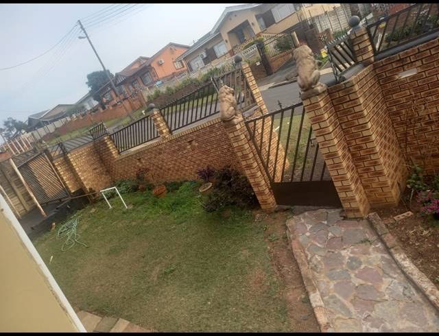 5 BEDROOM FREEHOLD FOR SALE IN NEWHOLME